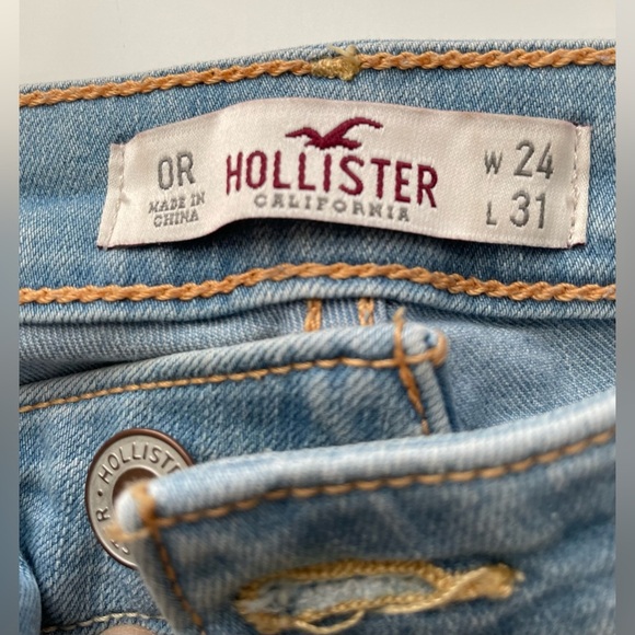 2 pairs of Hollister Jeans - Picture 3 of 13